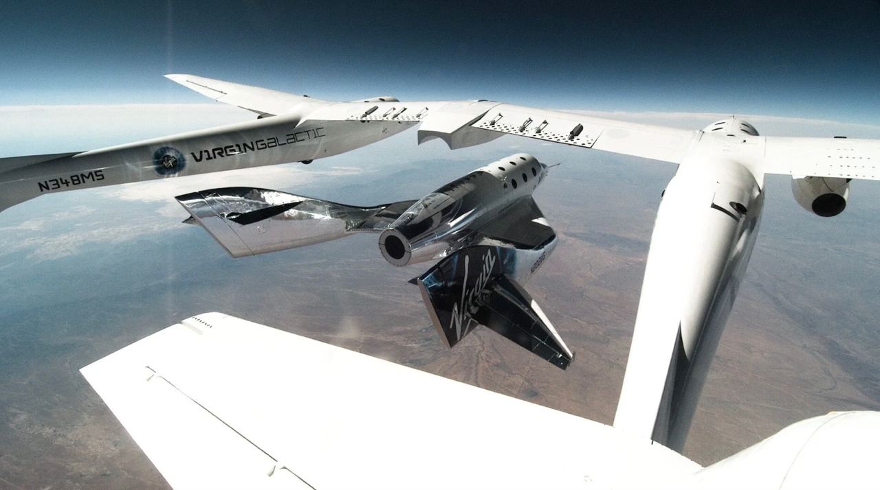 Virgin Galactic анонсировала первый коммерческий суборбитальный полёт